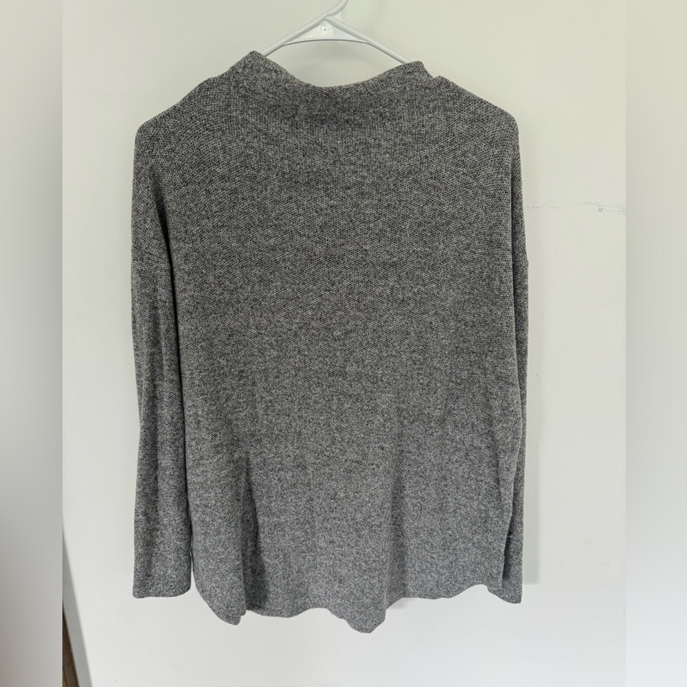 Gray old navy sweater